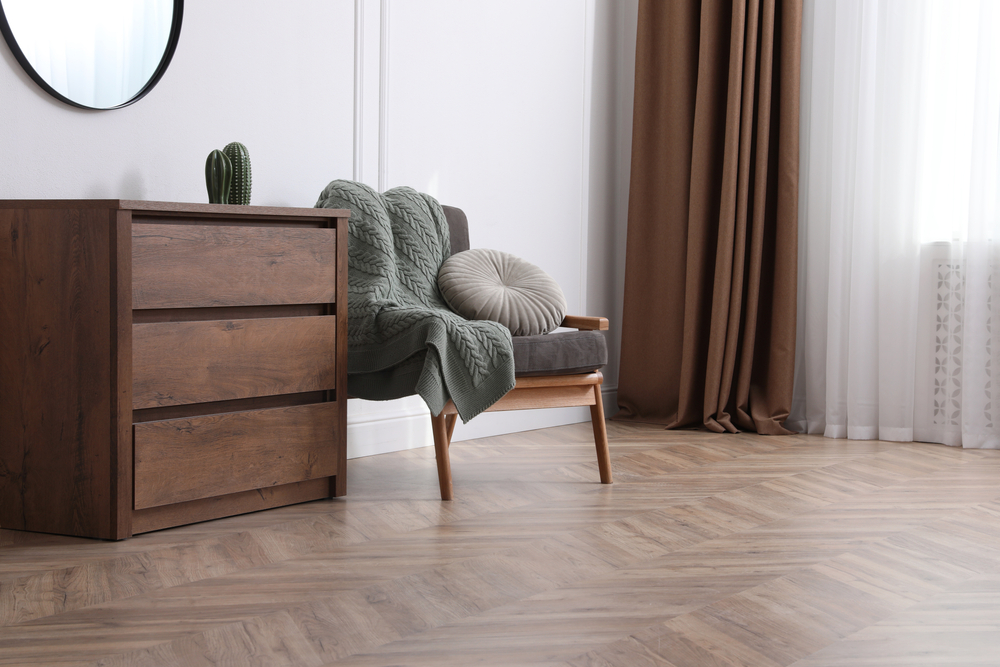 Modern,Living,Room,With,Parquet,Flooring,And,Stylish,Furniture